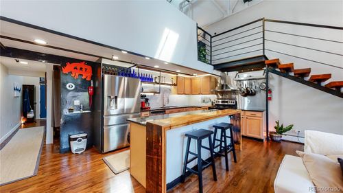 202-3377 Blake St, Denver, CO, 80205-2460 | Card Image