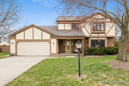 1830 Lockmere Dr Se, Grand Rapids, MI, 49508-6320 | Card Image