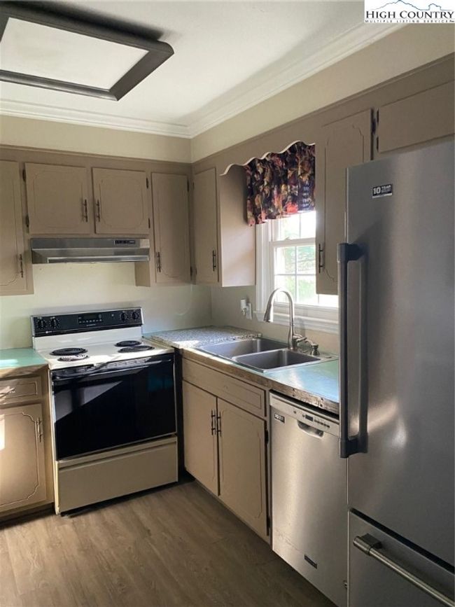 Kitchen | Image 7