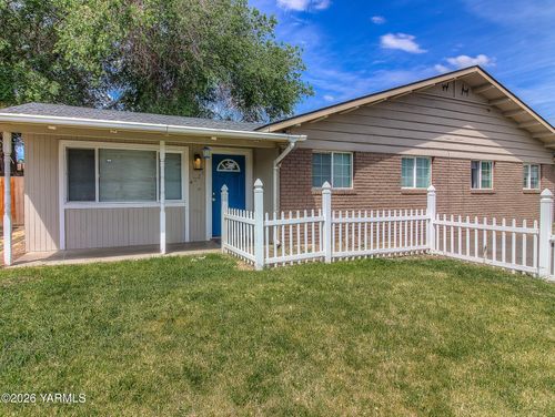4002 W Walnut St, Yakima, WA, 98908-3319 | Card Image