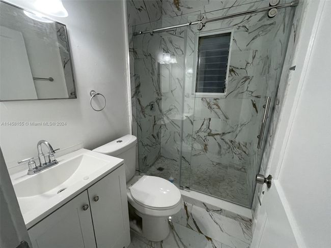 APT-9 - 935 Catalonia Ave, Condo with 1 bedrooms, 1 bathrooms and null parking in Coral Gables FL | Image 9