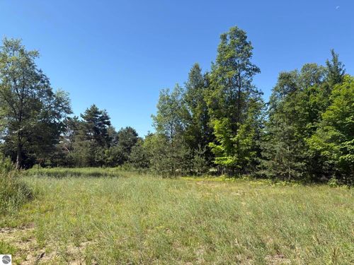 5551 N 9 Rd, Mesick, MI, 49668-9369 | Card Image