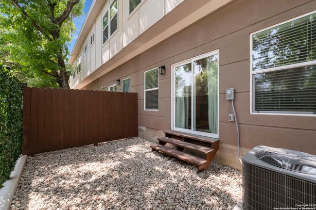 3 - 1002 Morningside Dr, Townhouse with 3 bedrooms, 3 bathrooms and null parking in Terrell Hills TX | Image 34