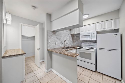 7-1016 E 7th St, Houston, TX, 77009-7159 | Card Image