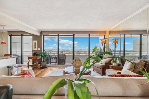 ph-2f-5950 Pelican Bay Plz S, GULFPORT, FL, 33707-6900 | Card Image