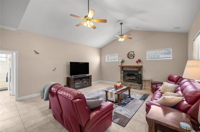 5425 Se 44 Th Cir, House other with 3 bedrooms, 2 bathrooms and null parking in OCALA FL | Image 6