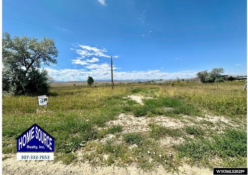 70 Sunshine Dr, Lander, WY, 82520-9469 | Card Image