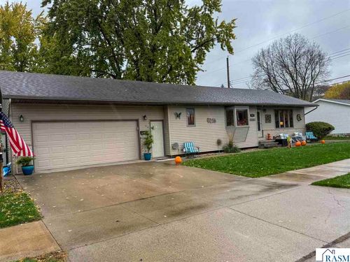 1011 S 7th Street, New Ulm, MN, 56073 | Card Image