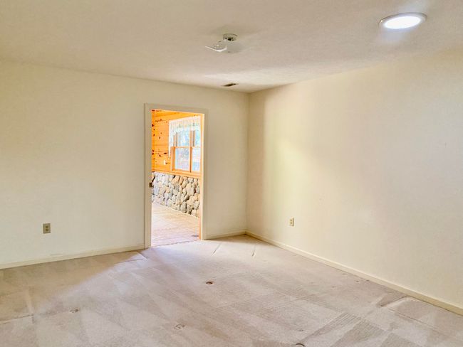 Guest BR has pocket door to previous SPA room. | Image 26