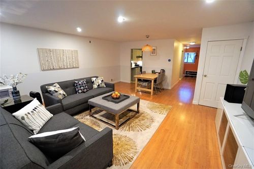 60 Park Dr, Mount Kisco, NY, 10549-1122 | Card Image