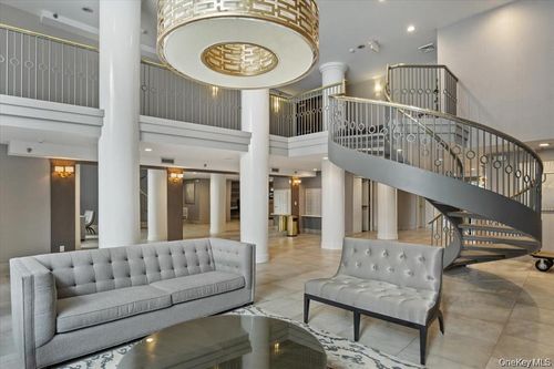 apt-4g-100 Cuttermill Rd, Great Neck, NY, 11021-3116 | Card Image