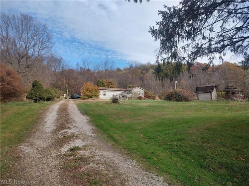 60140 Everals Church Rd, Newcomerstown, OH, 43832-9398 | Card Image