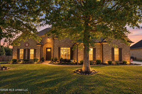 8186 Heatherstone Drive, Olive Branch, MS, 38654 | Card Image