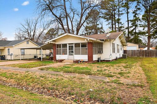 511 E Banks St, England, AR, 72046-2149 | Card Image