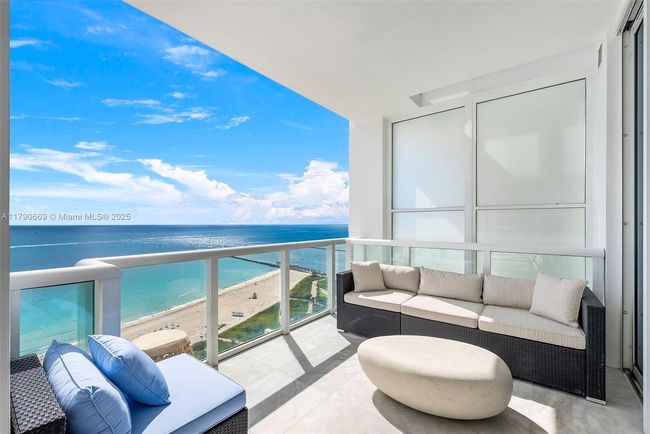 APT-2801 - 50 S Pointe Dr, Condo with 3 bedrooms, 4 bathrooms and null parking in Miami Beach FL | Image 10