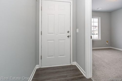 2249 Legacy Dr, Burton, MI, 48519-2026 | Card Image