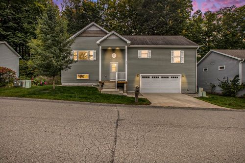 220 Parkview Dr, Kingsley, MI, 49649-9479 | Card Image