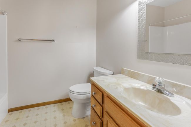 Full Bathroom | Image 23