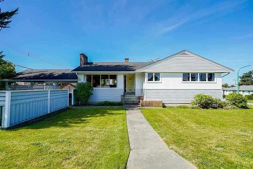 7833 Coquitlam St, Burnaby, BC, V3N3Z4 | Card Image
