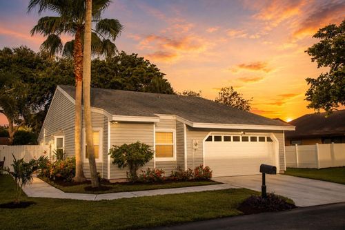 8 Hawthorne Ln, Boynton Beach, FL, 33426-7620 | Card Image