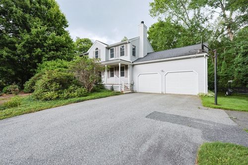 4 Rainbow Dr, Medway, MA, 02053-2278 | Card Image