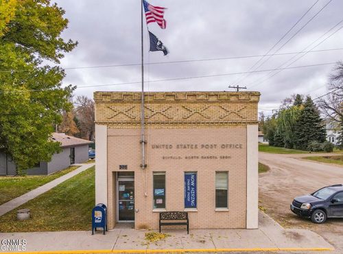305 Main St, Buffalo, ND, 58011-9998 | Card Image