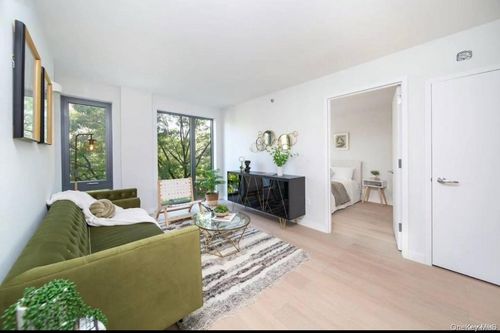 7b-136-80 41st Ave, Flushing, NY, 11355-2425 | Card Image