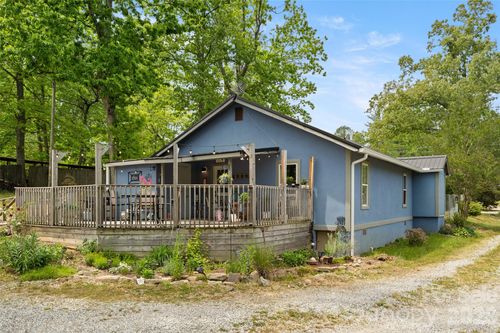28 Cathys Cove Rd, Hendersonville, NC, 28792-5902 | Card Image
