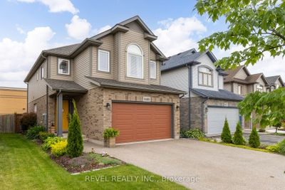 8466 Kelsey Cres, House other with 4 bedrooms, 3 bathrooms and 2 parking in Niagara Falls ON | Image 2