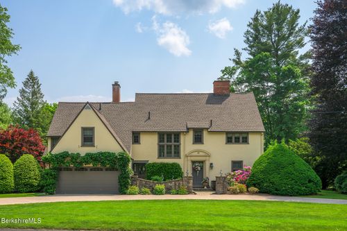 38 Crofut St, Pittsfield, MA, 01201 | Card Image