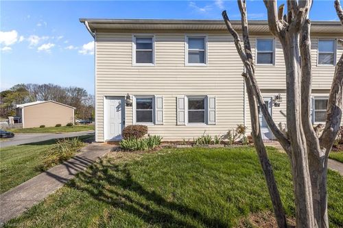 5723 Bramblegate Rd, Greensboro, NC, 27409-3201 | Card Image