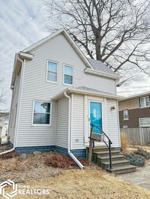 114 4th St Se, Hampton, IA, 50441-2238 | Card Image