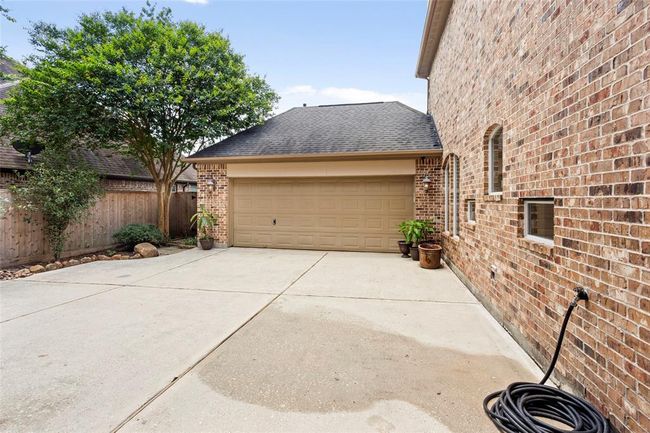 Additional parking as you pull through the porte cochere. | Image 5