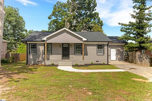 102 Artillery Rd, Taylors, SC, 29687-2605 | Card Image