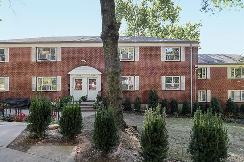 18-5-220 Stronghurst Ave, Queens Village, NY, 11427-2007 | Card Image