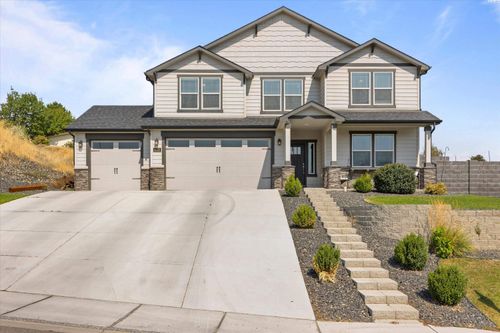 4020 Queen St, West Richland, WA, 99353-7023 | Card Image