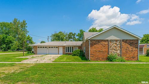 205 E Pine Street, Broadwell, IL, 62634 | Card Image