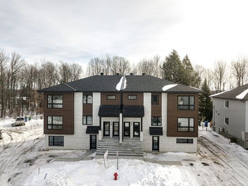 27C Rue Du Rossignol, Brownsburg-Chatham, QC, J8G0E3 | Card Image