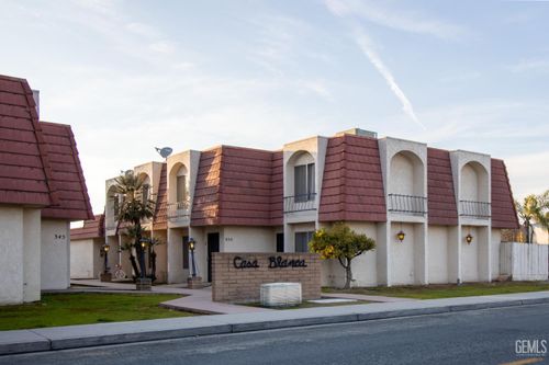 355 Pearson Dr, Porterville, CA, 93257-3346 | Card Image