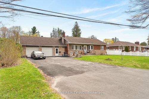 46 Macfarlane Road, Country Place - Pineglen - Crestview and Area, ON, K2E6V5 | Card Image