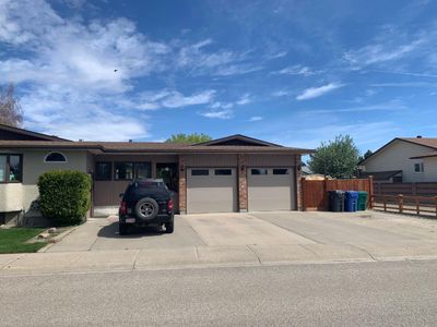 1813 Elm Rd S, House detached with 4 bedrooms, 3 bathrooms and 6 parking in Lethbridge AB | Image 2