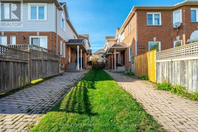 117 Laurendale Ave, Townhouse with 3 bedrooms, 2 bathrooms and 2 parking in Waterdown ON | Image 1