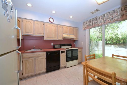 190 Theodore Dr, Coram, NY, 11727-3685 | Card Image