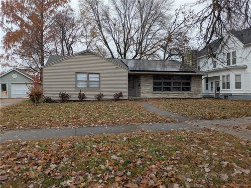 405 W Madison St, Paris, IL, 61944-2044 | Card Image