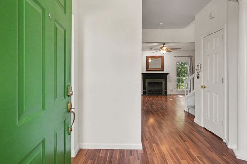 6721 Autumnwood Dr, Nashville, TN, 37221-3944 | Card Image