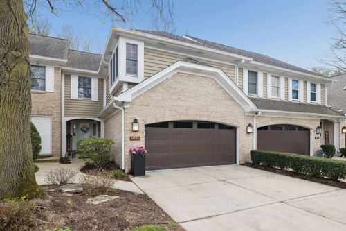 11133 Indian Woods Dr, Indian Head Park, IL, 60525-4984 | Card Image