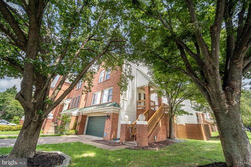 6427 Knapsack Ln, CENTREVILLE, VA, 20121-2327 | Card Image
