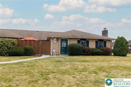 2785 Rolling Green Pl, Macungie, PA, 18062-1423 | Card Image