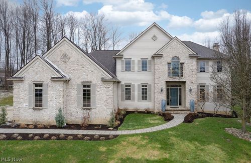 388 W Saint Andrews Dr, Highland Heights, OH, 44143-3642 | Card Image