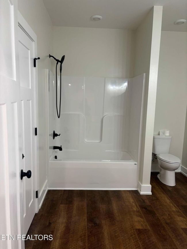 136 Log Ln, House other with 4 bedrooms, 3 bathrooms and null parking in Jacksboro TN | Image 16